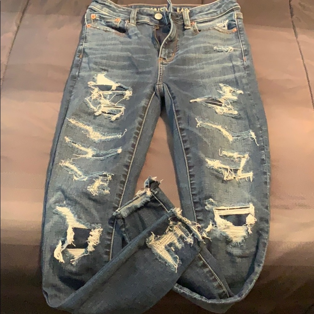 American eagle size 2 skinny stretch jeans.